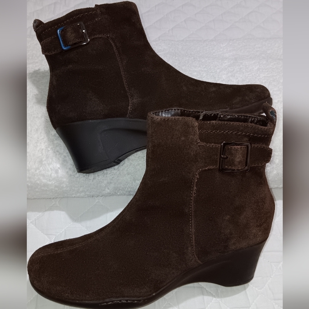 AEROSOLES  Dark Brown Ankle Booties Size 6.5M - Picture 5 of 10